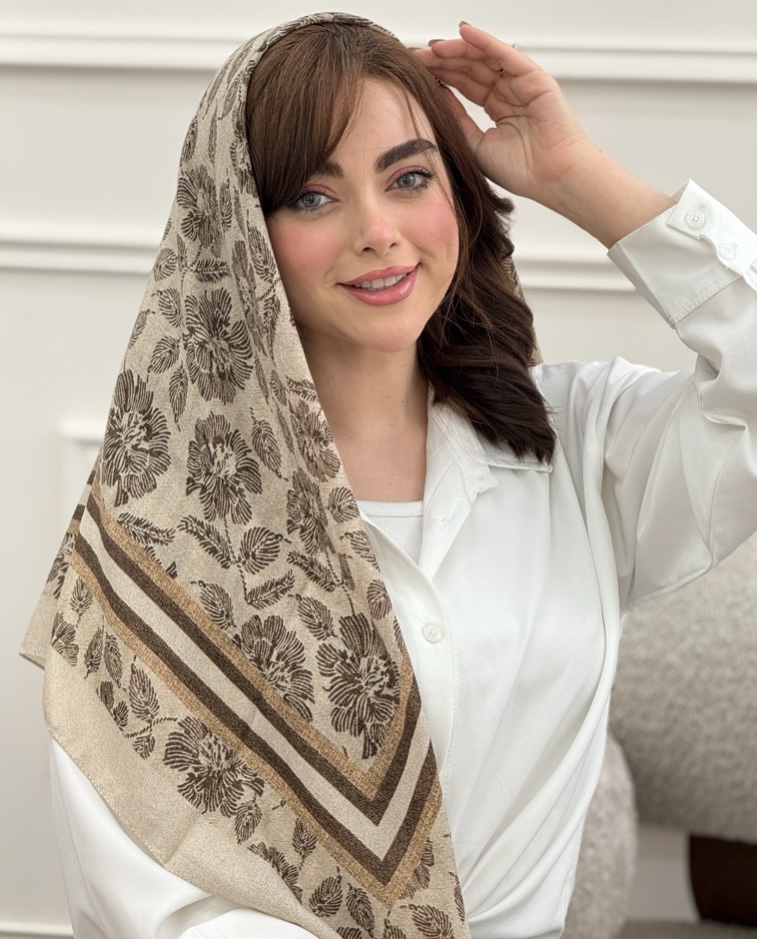 روسری نخی طرح برگ گل